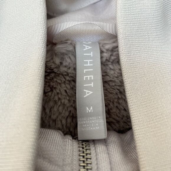 Athleta Hoodie Jacket Women’s M Triumph Luxe Shine Pearl Cream 511431 Faux Fur - Picture 3 of 11